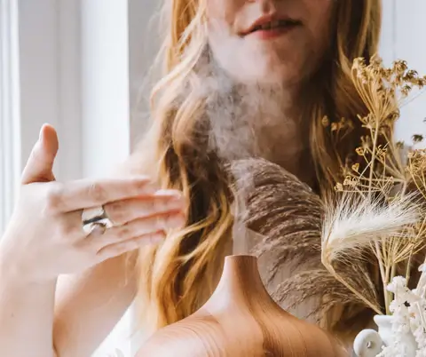 How To Use The Best Essential Oils For Confidence And Self-Love?