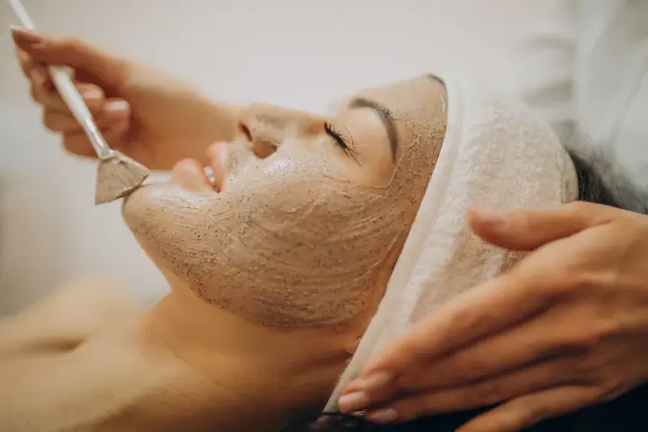 DIY Multani Mitti Masks For Tan Removal
